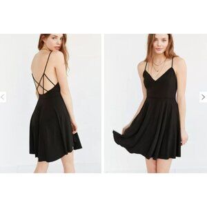 Urban Outfitter Kimchi Blue Womens Valerina Black Skater Dress Size 6 Strappy